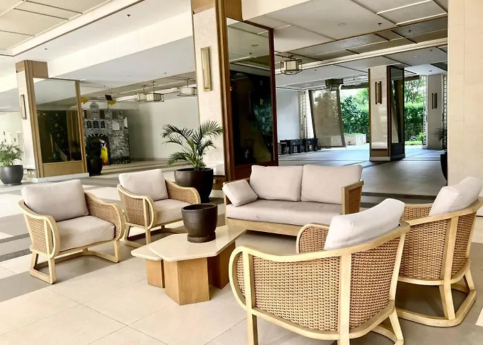 Aparthotel The Celandine Residences *